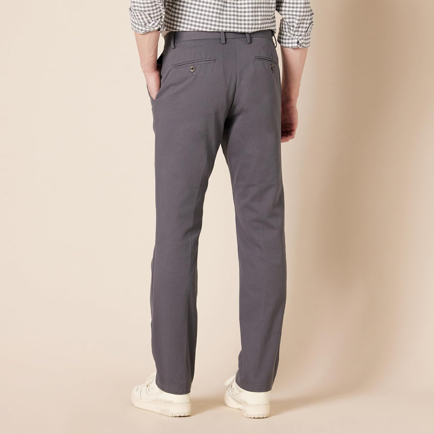 Amazon Essentials Men's Slim-Fit Wrinkle-Resistant Flat-Front Chino Pant - Image 3
