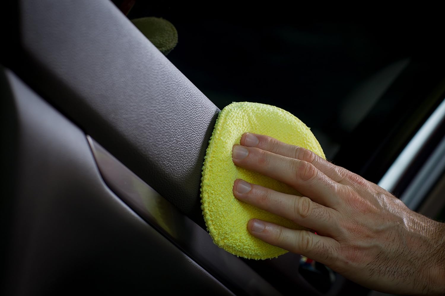 Mothers Microfiber Polishing Pad and Cleaning Pads for Car Detailing, 5 Inch Diameter, Yellow, 6 Pack - Image 3